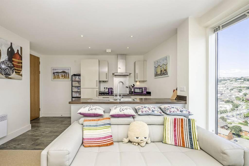 Beach On The Doorstep Meridian Tower Marina Swansea Apartment Ngoại thất bức ảnh