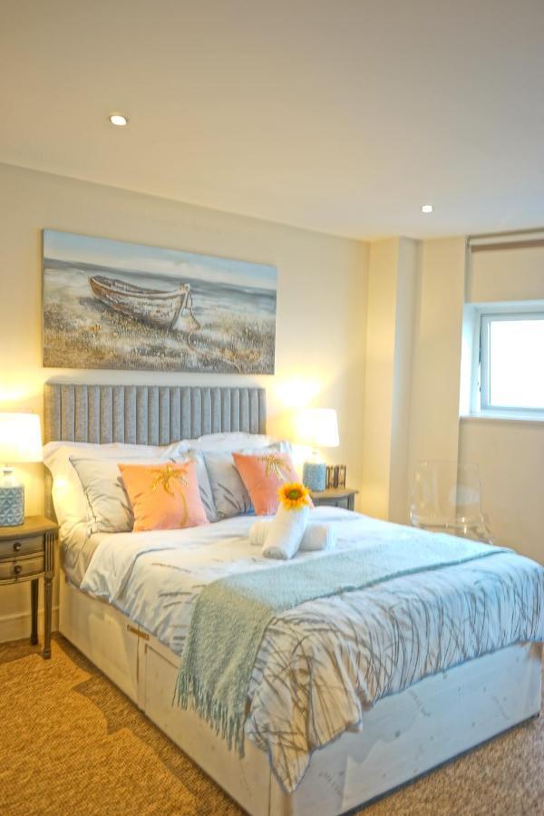 Beach On The Doorstep Meridian Tower Marina Swansea Apartment Ngoại thất bức ảnh