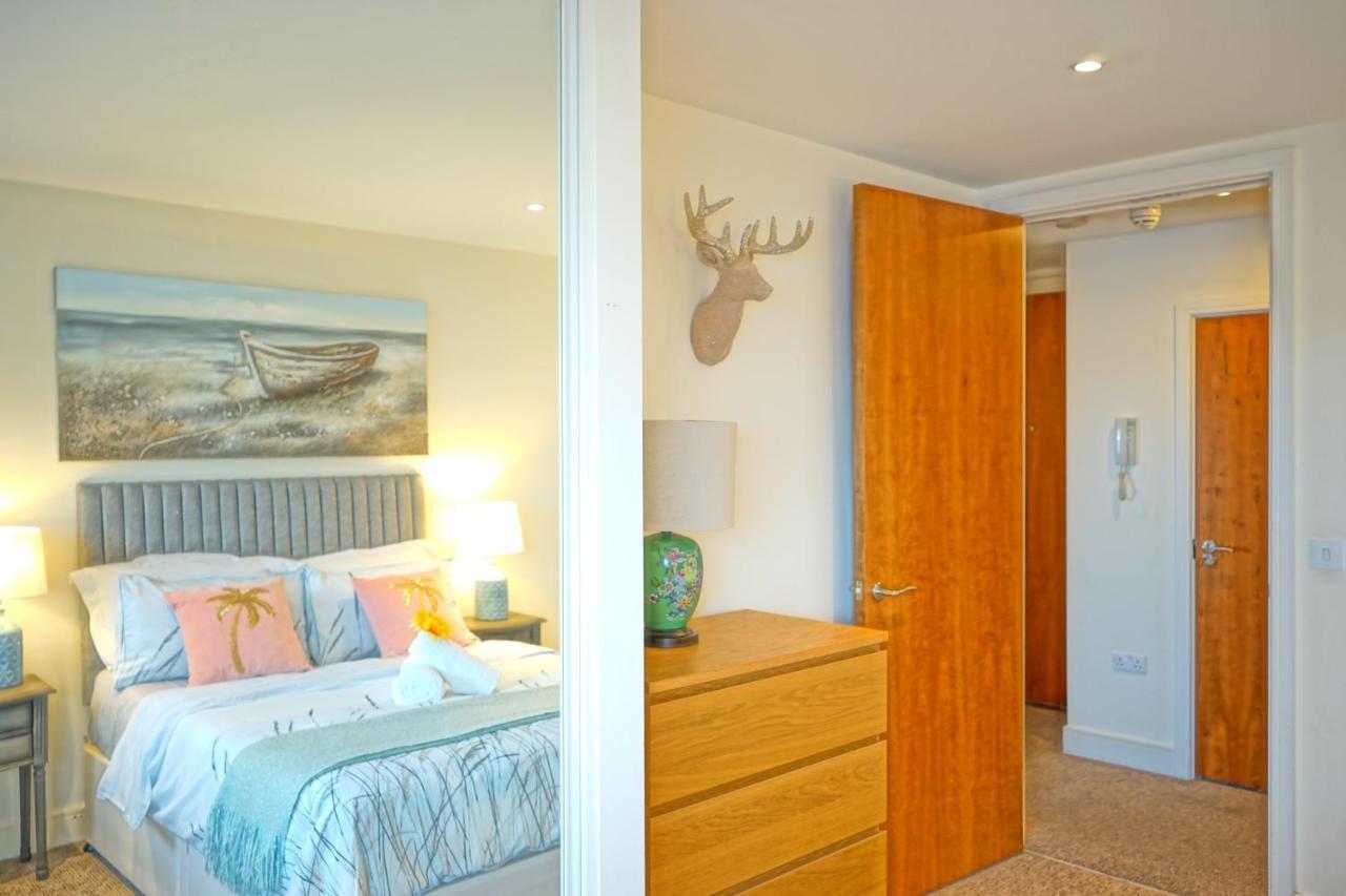 Beach On The Doorstep Meridian Tower Marina Swansea Apartment Ngoại thất bức ảnh
